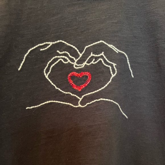 ☀️SUMMER CLEARANCE☀️ NWOT CAbi 'Love You Tee' - Sz S - Picture 5 of 9